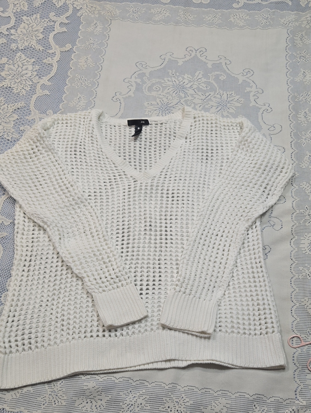 Aqua White Open-Weave V-Neck Sweater Sz M 100% Cotton